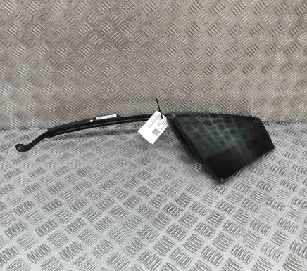 Rear vent window glass