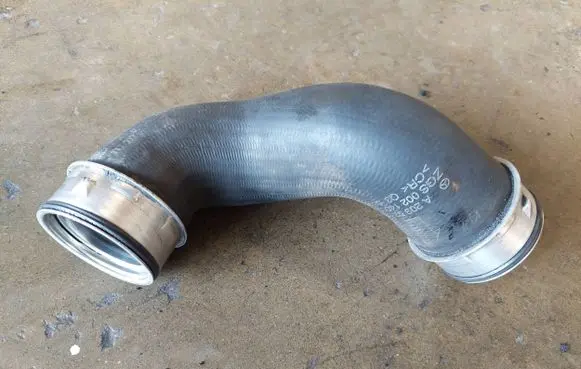 Mercedes-Benz CLK A209 C209 Intercooler hose/pipe A2095280982