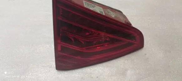 Tailgate rear/tail lights