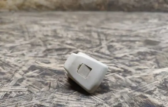 Sun visor clip/hook/bracket