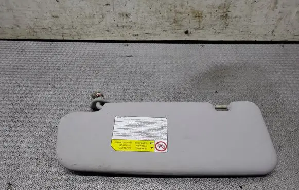Mitsubishi Grandis Sun visor