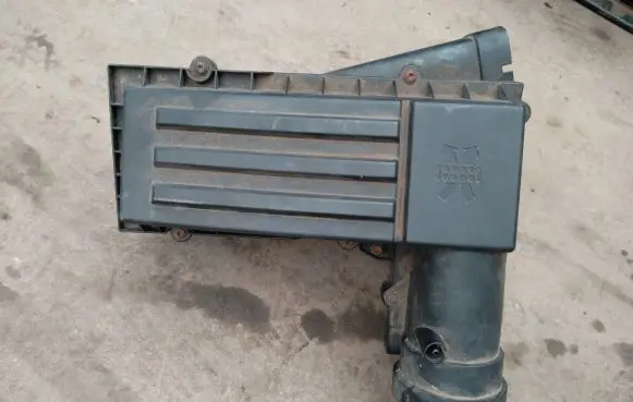 Seat Alhambra (Mk2) Air filter box 3C0129607BC