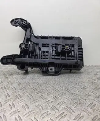 Volkswagen Golf VI Battery tray 1K0915333