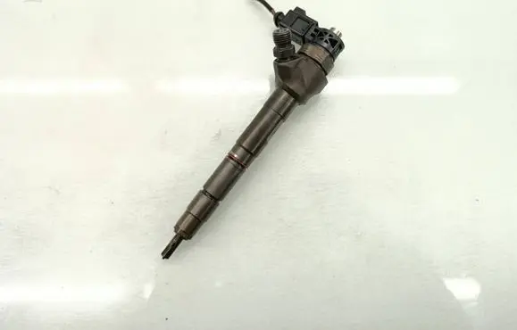 Skoda Octavia Mk3 (5E) Fuel injector 04L130277G 8HHZ4S6 0445110477B012