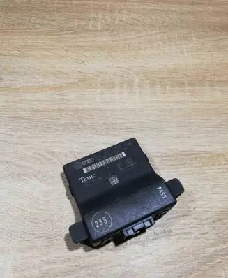 Audi A3 S3 8P Gateway control module 1K0907530F