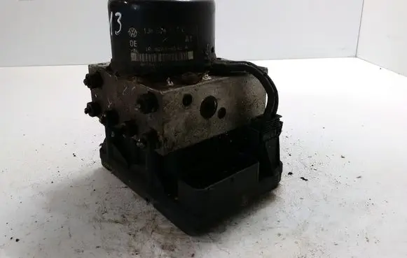 Skoda Octavia Mk1 (1U) ABS Pump 1J0614117C 1J0907379G