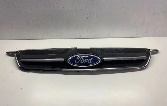 Ford C-MAX II Front bumper upper radiator grill AM51R8200B AM51R8138A