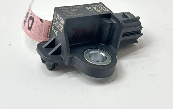 Nissan Pulsar Airbag deployment crash/impact sensor NA3RA16210082E 02102016 988303RA0A