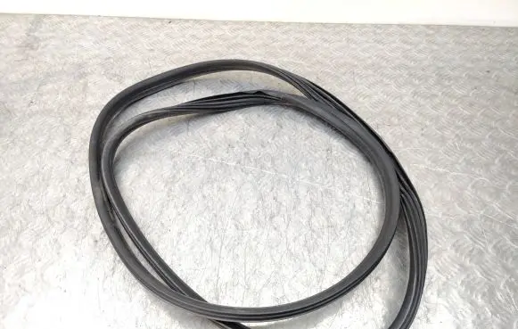 Peugeot 3008 I Rear door rubber seal (on body) 