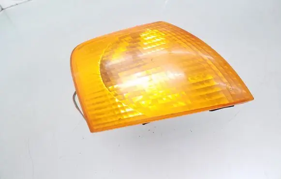 Volkswagen PASSAT B5 Front indicator light 3B0953050