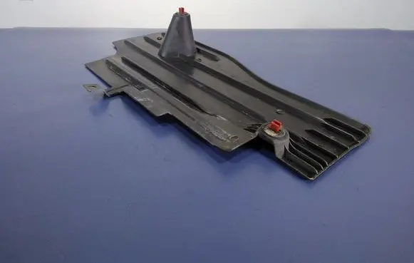 Ford Focus Front underbody cover/under tray AV61R11778AF