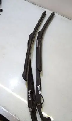 Mitsubishi Pajero Headlight wiper arm 