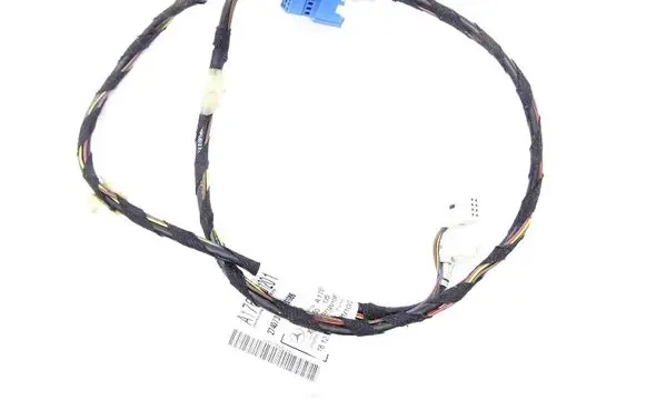 Mercedes-Benz GLA W156 X156 USB socket connector A1765401201 105250 27407332271201086