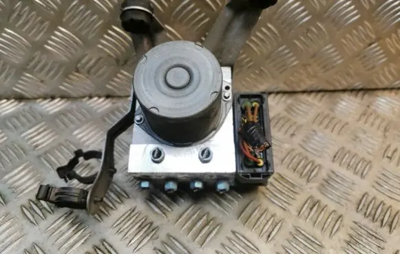 BMW Z4 E89 ABS Pump 6850890