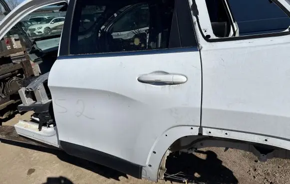 Jeep Cherokee Rear door