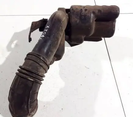Intake resonator