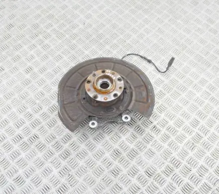 Rear wheel hub