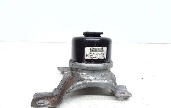Volvo XC60 Engine mount bracket 30671245