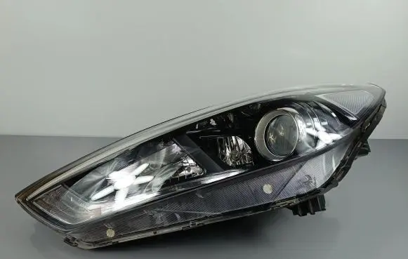 Hyundai Tucson TL Headlight/headlamp 92101D7110
