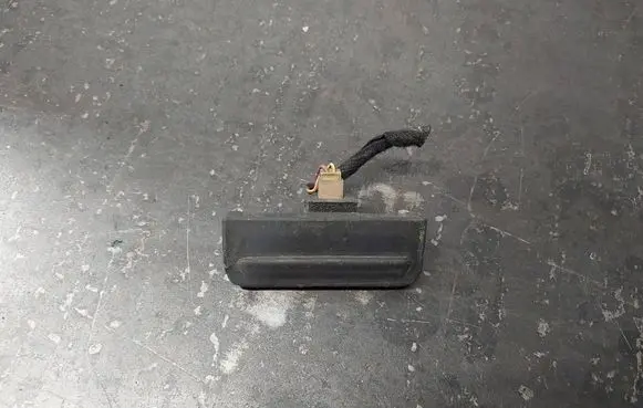 Audi A4 S4 B5 8D Tailgate/trunk/boot exterior handle 8D0827565