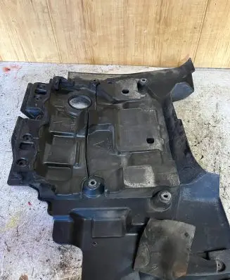 Toyota Avensis T250 Engine cover (trim)