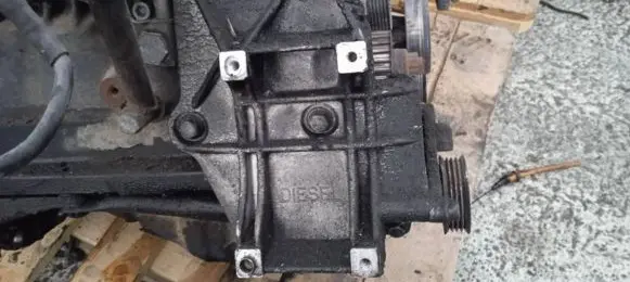 Volkswagen PASSAT B5 Engine mounting bracket 028260885A