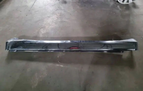 Dodge Durango Side skirt rear trim 