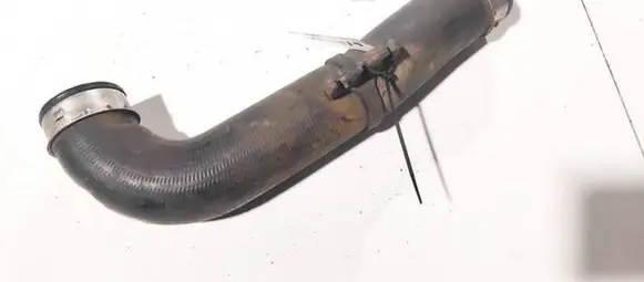 Volkswagen Touran I Intercooler hose/pipe