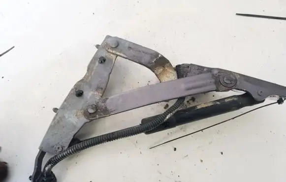 Mazda RX8 Tailgate/trunk/boot hinge 