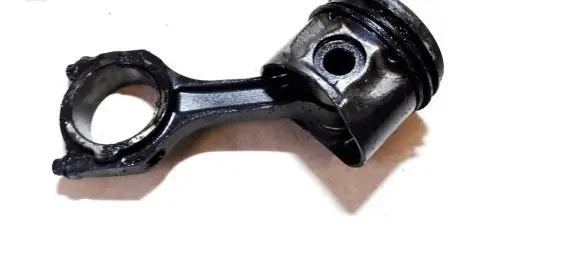 Ford Fiesta Piston with connecting rod