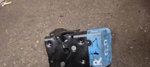 Volvo V70 Front door lock