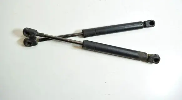 Audi A4 S4 B5 8D Tailgate/trunk strut/damper 8D5827552B 8D5827552C