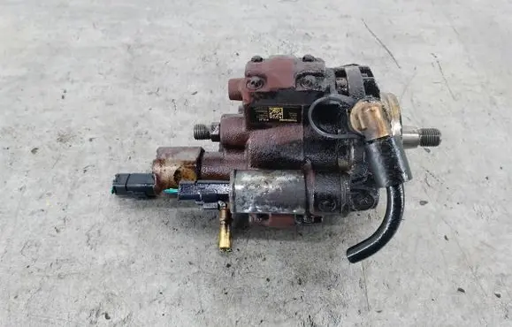 Ford Focus Fuel injection high pressure pump 4M5Q9B395AF