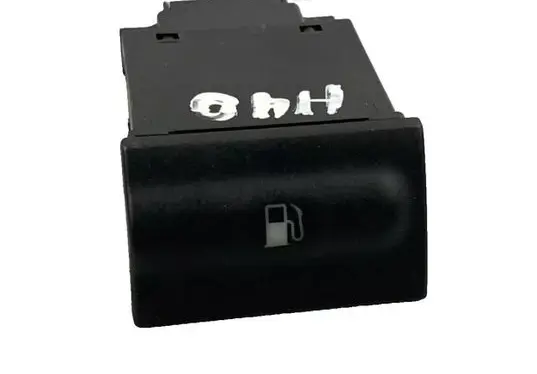 Skoda Octavia Mk1 (1U) Fuel tank opening switch 1U0959833C