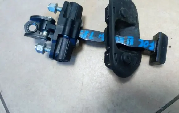 Ford Focus Rear door check strap stopper NE44343