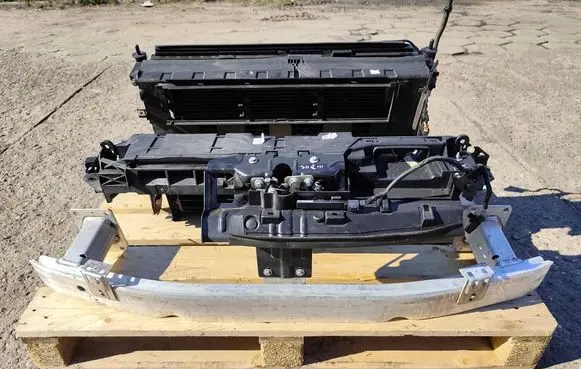 Peugeot 308 Radiator support slam panel