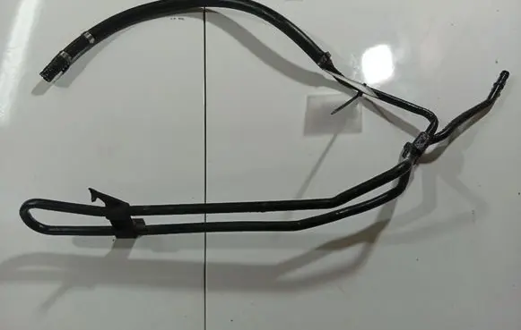 Volkswagen PASSAT B5.5 Power steering hose/pipe/line 