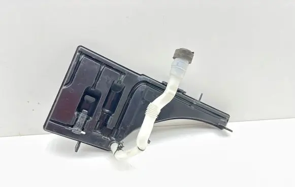 Maserati Levante Windshield washer fluid reservoir/tank 670034637