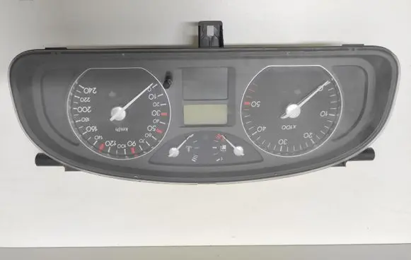 Renault Laguna II Speedometer (instrument cluster) 8200218888