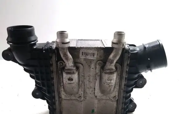 Land Rover Evoque I Intercooler radiator GJ329L440AD