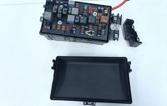 Opel Insignia A Fuse box set 1325355102