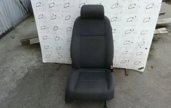 Volkswagen Golf V Front passenger seat 