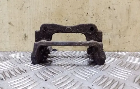 Toyota Corolla Verso AR10 Brake caliper pad carrier rear 