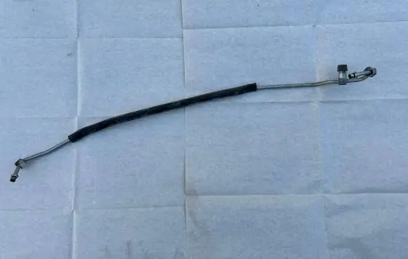 Mitsubishi Pajero Air conditioning (A/C) pipe/hose MR360717