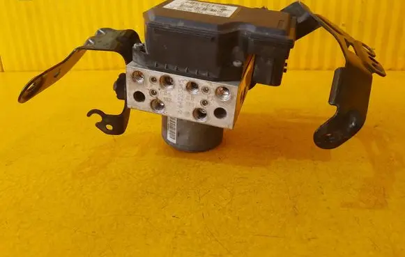 Mini Cooper Countryman R60 ABS Pump 9813345