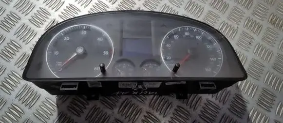 Speedometer (instrument cluster)
