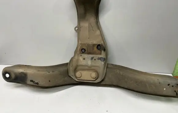 Subaru Outback Engine mounting bracket