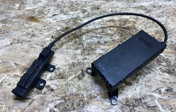 Mercedes-Benz SL R230 Keyless system antenna A2308200075