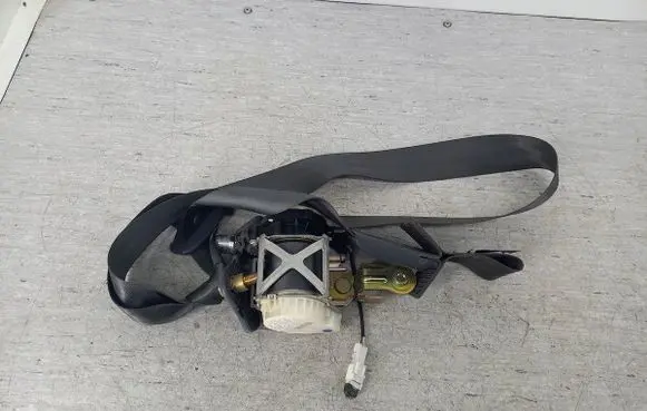 Renault Clio III Front seatbelt