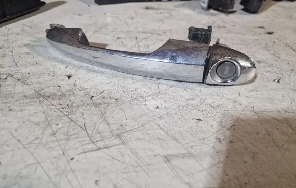 Fiat 500L Front door exterior handle